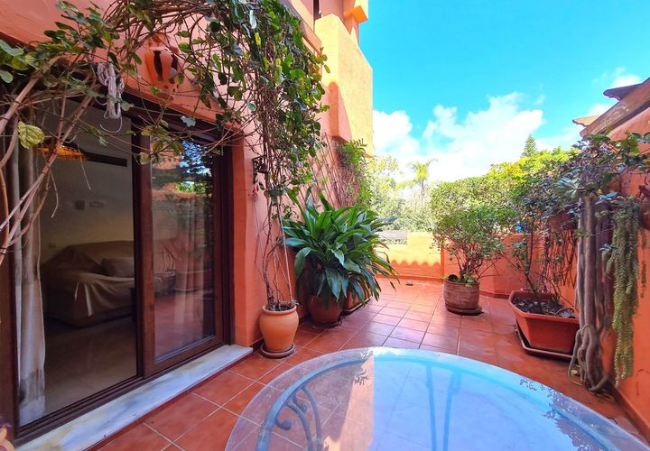 Villa en Estepona, Malaga, Estepona - € 363.500 | Ref: MLSC359099 - photo 1