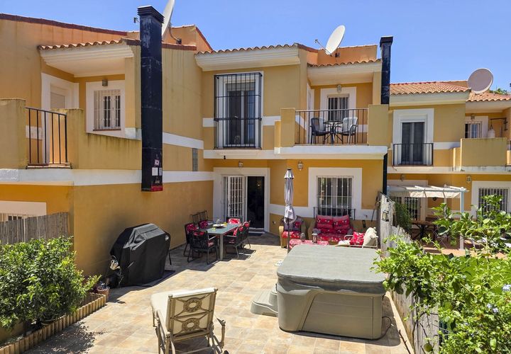 Villa i La Duquesa, Malaga, La Duquesa - € 345.000 | Ref: MLSC3887872 - foto 1