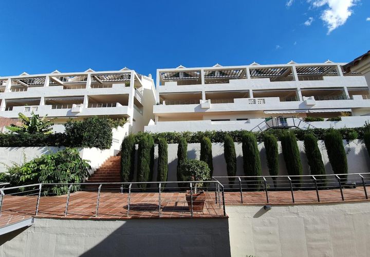 Villa a Estepona, Malaga, Estepona - € 400.000 | Ref: MLSC1042957 - foto 1