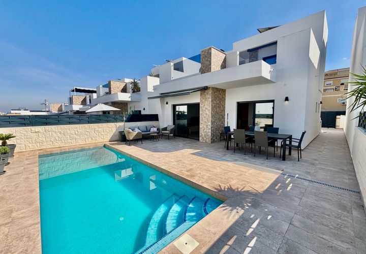 Villa i Benijofar, Alicante, Benijofar - € 429.500 | Ref: 746734 - foto 1