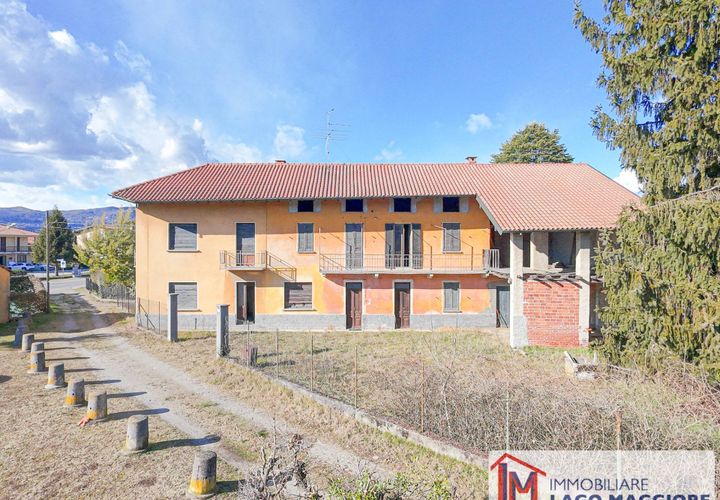 Villa a Angera, Varese, Angera - € 145.000 | Ref: LM 1802 - foto 1