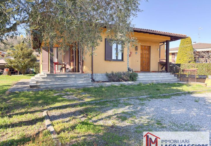 Villa in Ispra, Varese, Ispra - € 460.000 | Ref: LM 1812 - foto 1