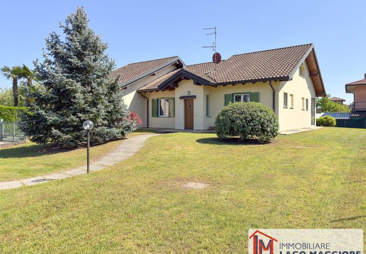 Villa i Angera, Varese, Angera - € 475.000 | Ref: LM 1820 - foto 1