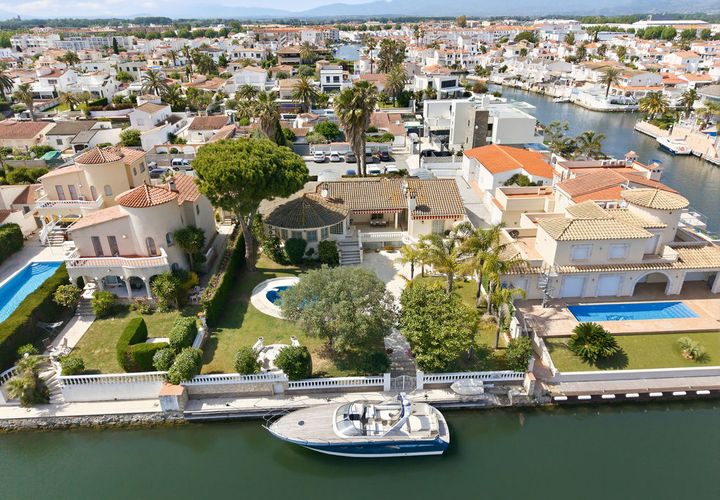 Villa a Empuriabrava, Gerona, Empuriabrava - € 1.375.000 | Ref: W-049PCK - foto 1