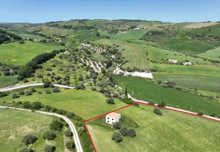 Landejendom i Ragusa, Ragusa, Ragusa - € 110.000 | Ref: L 1539 - foto 1