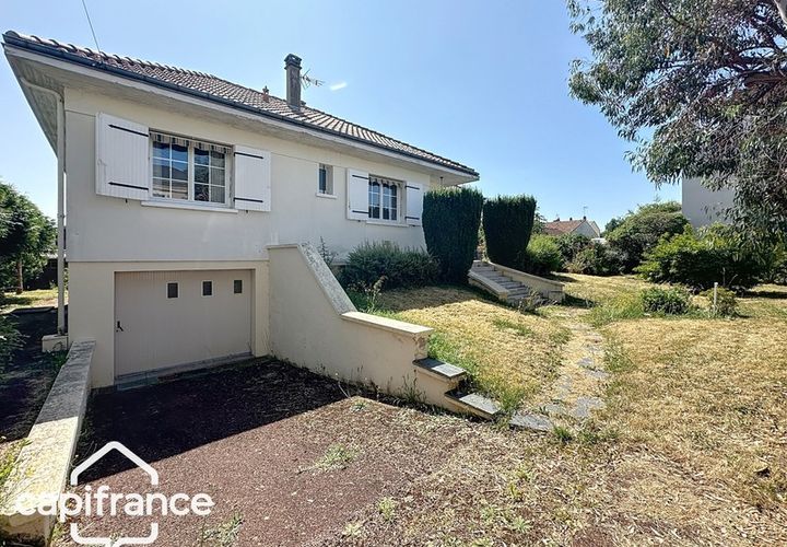 Villa a Thouars, Deux-Sevres, Thouars - € 169.000 | Ref: 340934110801 - foto 1