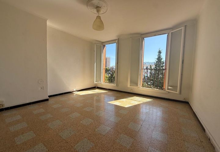 Lejlighed i Marseille, Bouches-du-Rhone, Marseille - € 135.000 | Ref: Q3L1-38V-F8F - foto 1