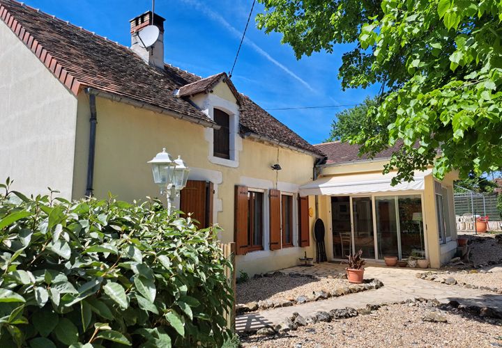 Villa i Liglet, Vienne, Liglet - € 199 800 | Ref: BVI81940 - foto 1