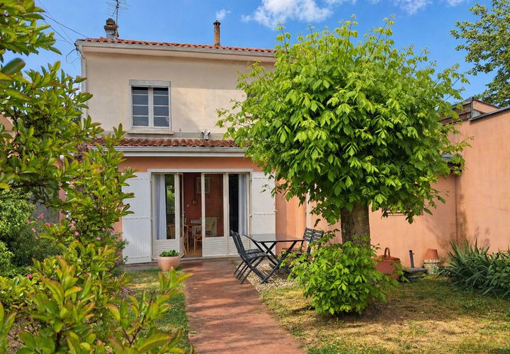 Villa in Merignac, Gironde, Merignac - € 425.000 | Ref: 830037230364 - foto 1
