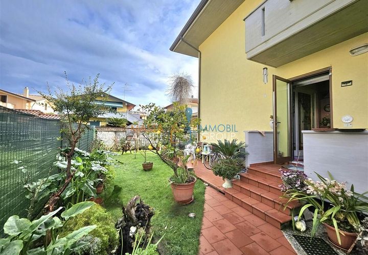 Byhus i Massa, Massa and Carrara, Massa - € 420.000 | Ref: 3682 - foto 1