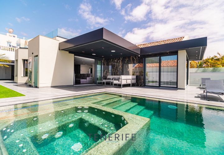 Villa i Adeje, Tenerife, Adeje - € 2.195.000 | Ref: TRI-060526-01 - foto 1