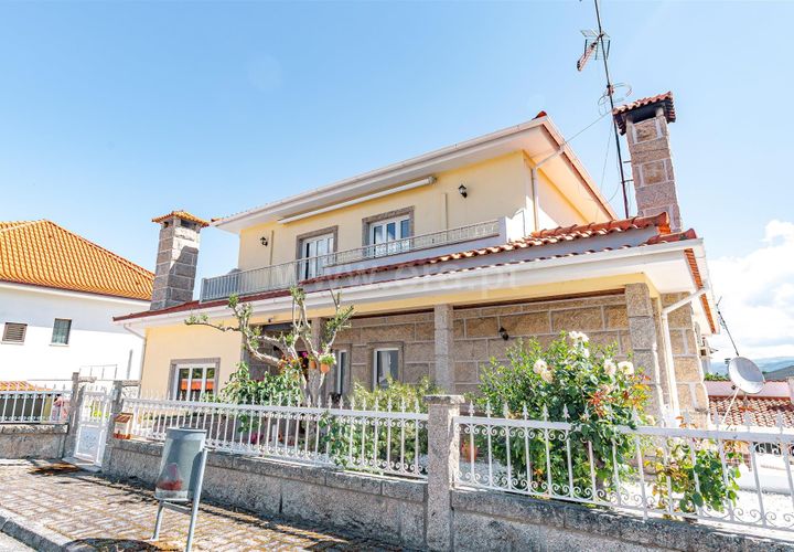 Villa i Chaves, Vila Real, Chaves - € 367.500 | Ref: 318260150 - foto 1