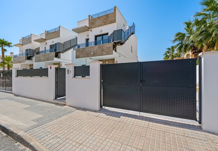 Villa i Torrevieja, Alicante, Torrevieja - € 479.000 | Ref: 778182 - foto 1