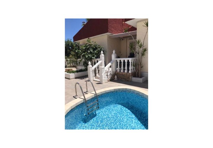 Villa a Torrevieja, Alicante, Torrevieja - € 2.800/mes | Ref: CHA0068 - foto 1