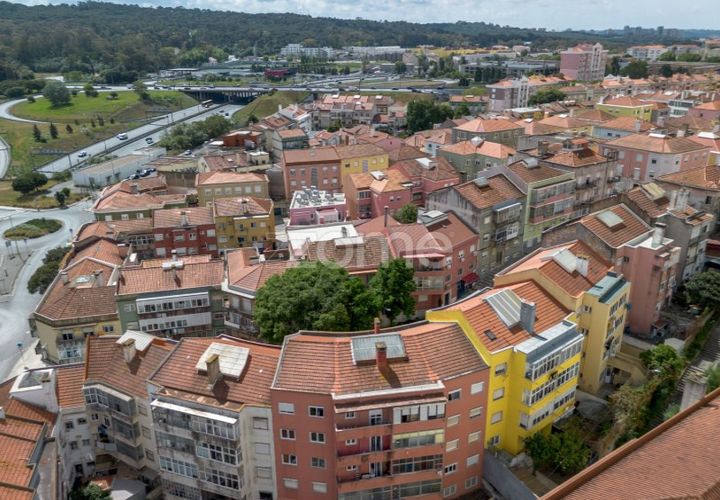 Wohnung in Amadora, Lisbon, Amadora - € 298.000 | Ref: ZMPT588369 - Foto 1