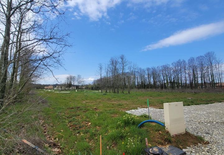 Helårsgrund i Valence, Drome, Valence - € 120.000 | Ref: Laura_0405canopee - foto 1