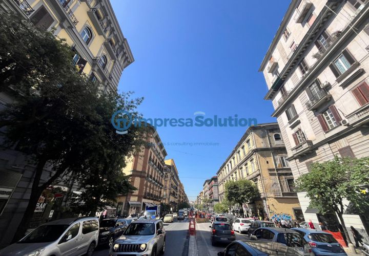 Erhvervsejendom i Naples, Naples, Naples - € 60.000 | Ref: stazione.c - foto 1