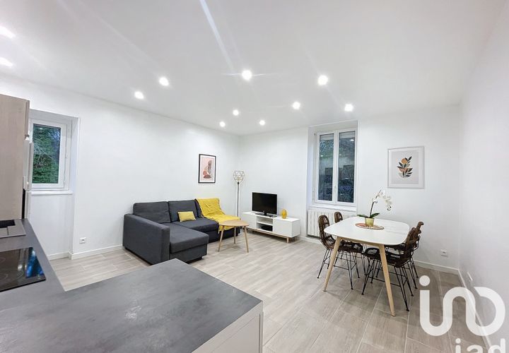 Apartament a Amplepuis, Rhone, Amplepuis - € 645/mes | Ref: 71995 - foto 1