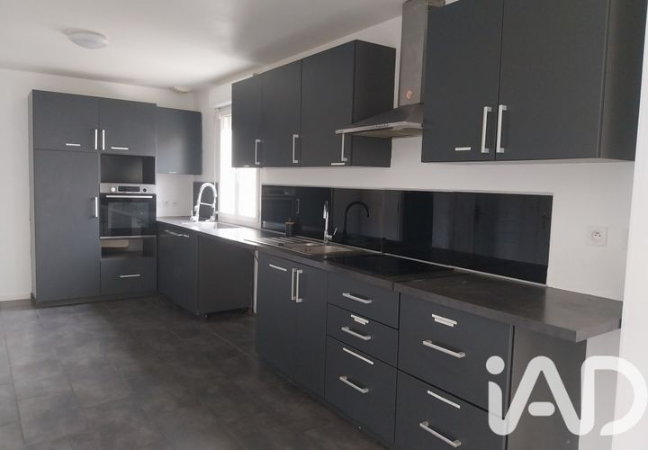 Villa a Villepinte, Seine-Saint-Denis, Villepinte - € 1.525/mes | Ref: 76518 - foto 1