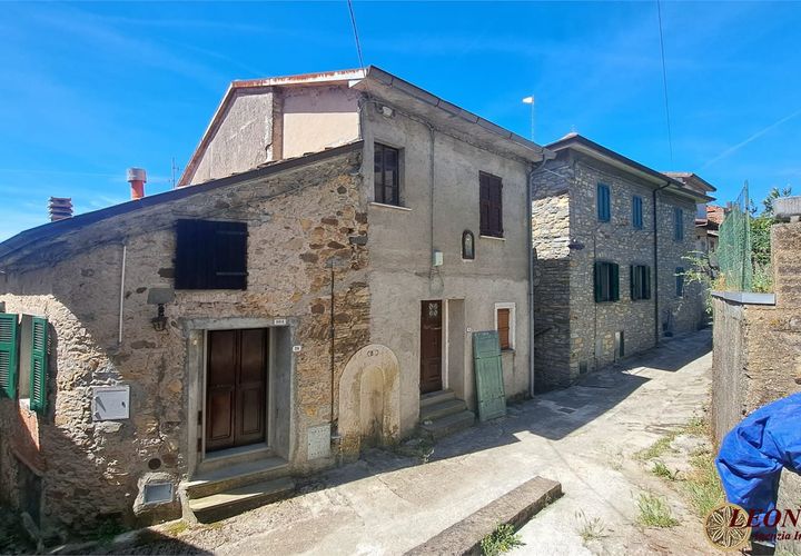 Landejendom i Bagnone, Massa and Carrara, Bagnone - € 40.000 | Ref: A378 - foto 1