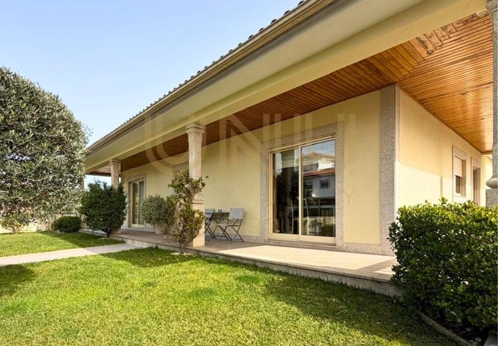 Villa a Cinfaes, Braga, Cinfaes - € 495.000 | Ref: UNU.I.0063.24667 - foto 1