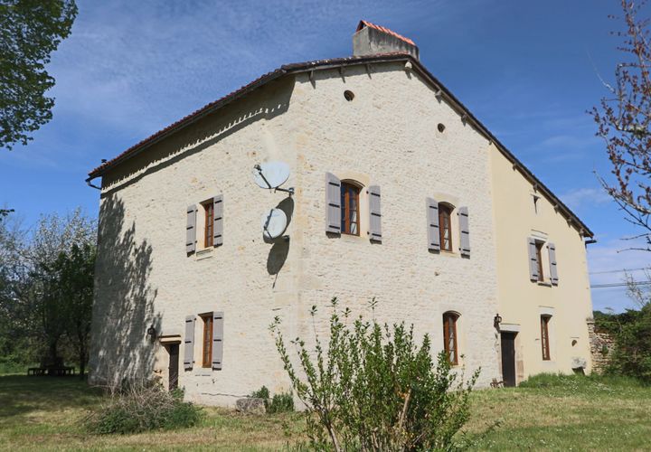 Villa a Les Pins, Charente, Les Pins - € 310.000 | Ref: BVI82590 - foto 1