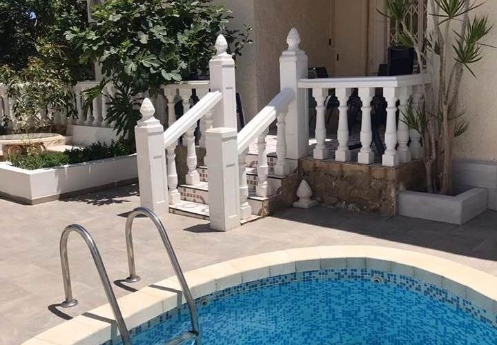 Villa a Torrevieja, Alicante, Torrevieja - € 2.800/mes | Ref: CHA0064 - foto 1