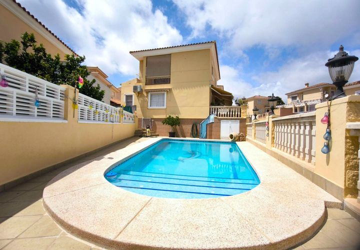 Villa a La Nucia, Alicante, La Nucia - € 550.000 | Ref: TGC-766 - foto 1