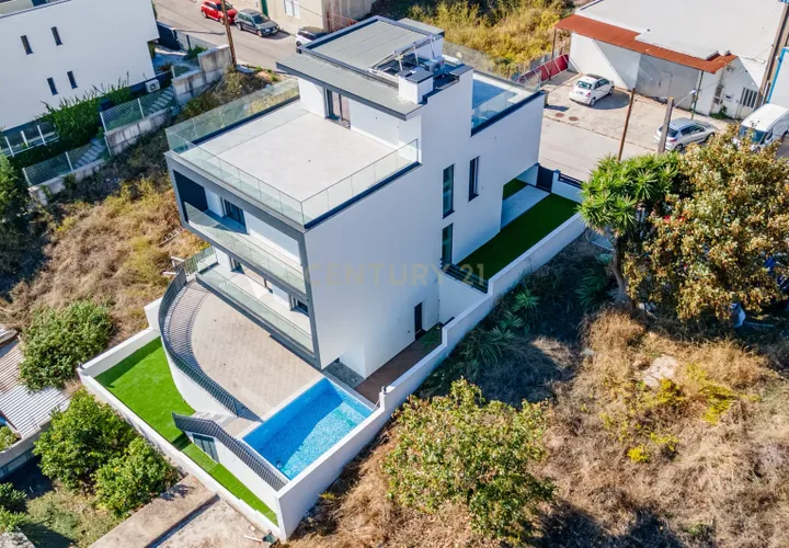 Villa i Odivelas, Lisbon, Odivelas - € 990.000 | Ref: C0383-01290 - foto 1