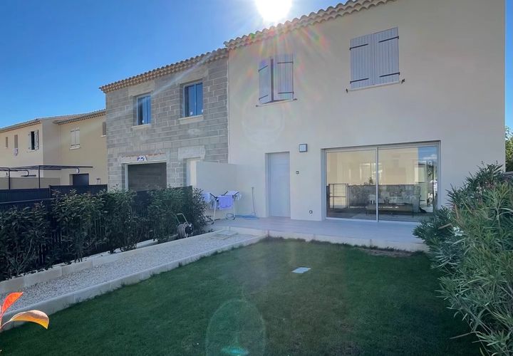 Villa a Caromb, Vaucluse, Caromb - € 1.140/mes | Ref: 1386 - foto 1