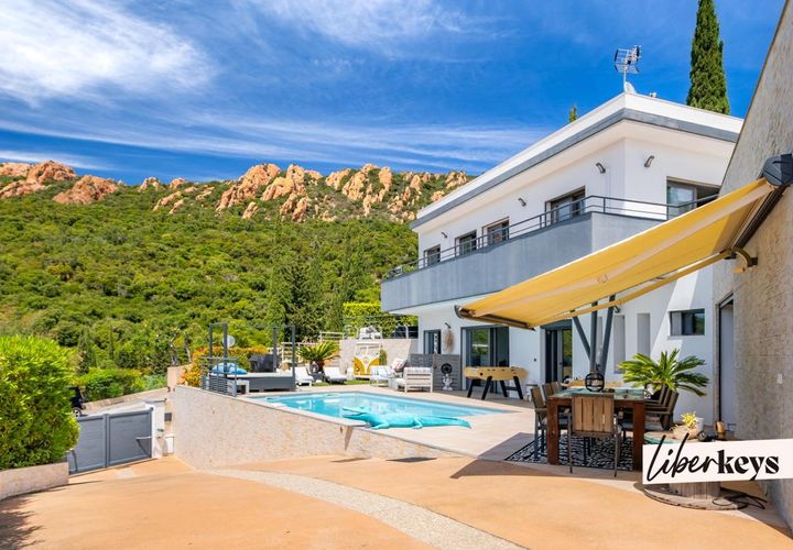 Villa i Saint-Raphaël, Var, Saint-Raphaël - € 1.390.000 | Ref: DOM32061 - foto 1