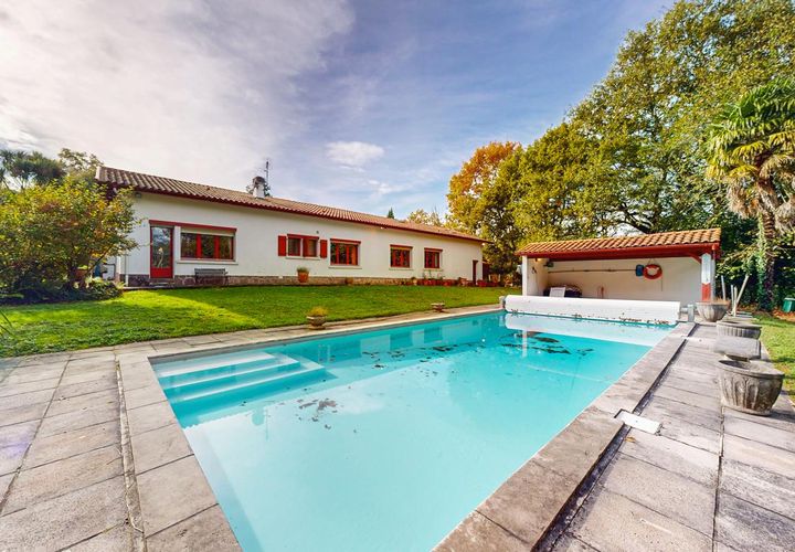 Villa i Ustaritz, Pyrenees-Atlantiques, Ustaritz - € 695.000 | Ref: DOM25387 - foto 1