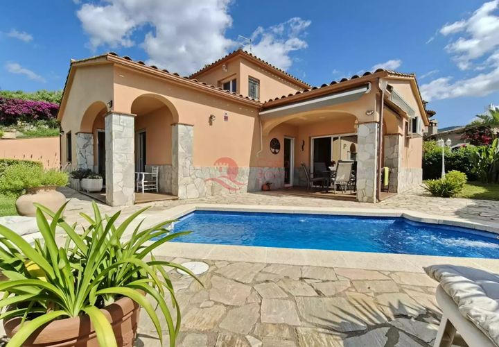 Villa i Calonge, Gerona, Calonge - € 490.000 | Ref: CBF61375 - foto 1