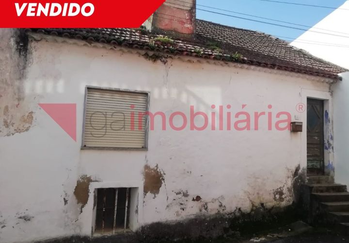 Villa i Alenquer, Lisbon, Alenquer - € 100.000 | Ref: 215002002 - foto 1