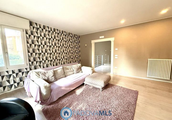 Villa a Padua, Padua, Padua - € 400.000 | Ref: MLS2179-1200 - foto 1