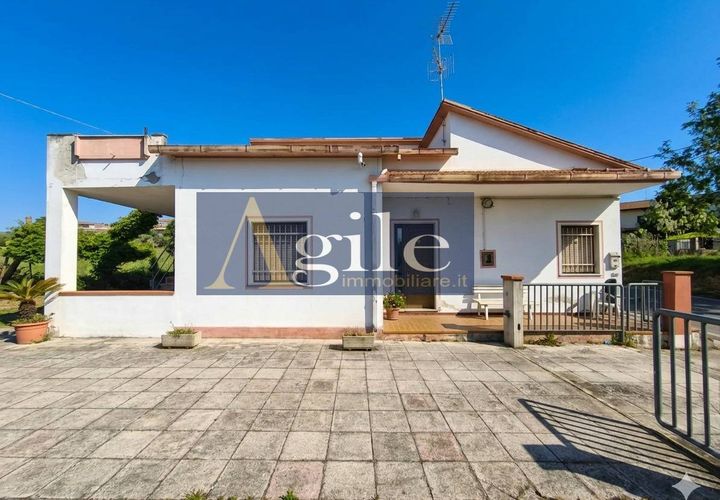 Villa a Nereto, Teramo, Nereto - € 200.000 | Ref: 3507 - foto 1