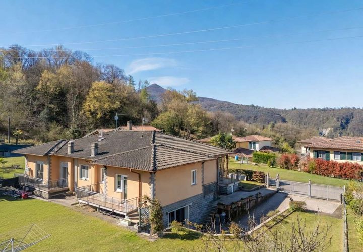 Villa i Luino, Varese, Luino - € 330.000 | Ref: W-04891V-1140075 - foto 1