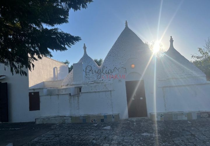 Landejendom i Ostuni, Brindisi, Ostuni - € 1.111.111 | Ref: 373 - foto 1