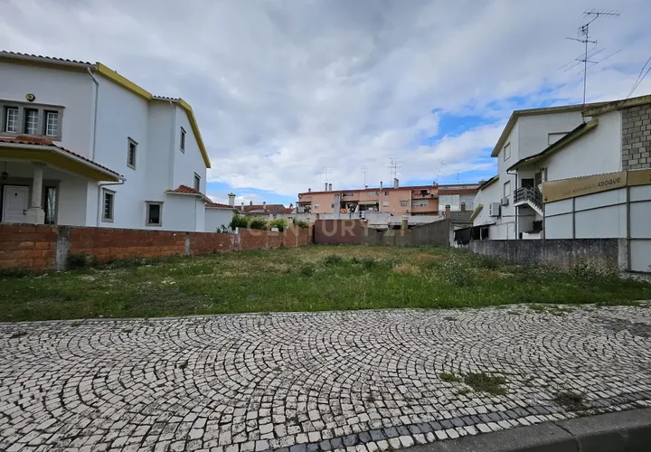 Helårsgrund i Castelo Branco, Castelo Branco, Castelo Branco - € 77.500 | Ref: C0434-01291 - foto 1