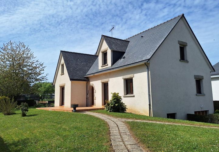 Villa en Ernee, Mayenne, Ernee - € 201.400 | Ref: 53077-007-36H - photo 1