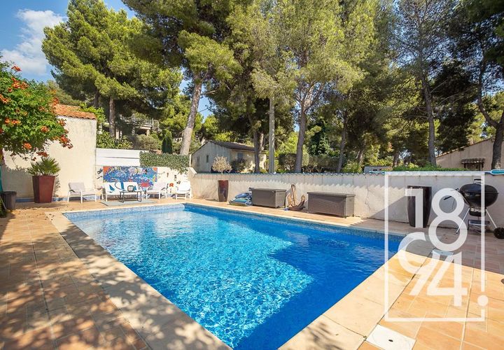 Villa a Vitrolles, Bouches-du-Rhone, Vitrolles - € 425.000 | Ref: UPTM-12K-ATL - foto 1