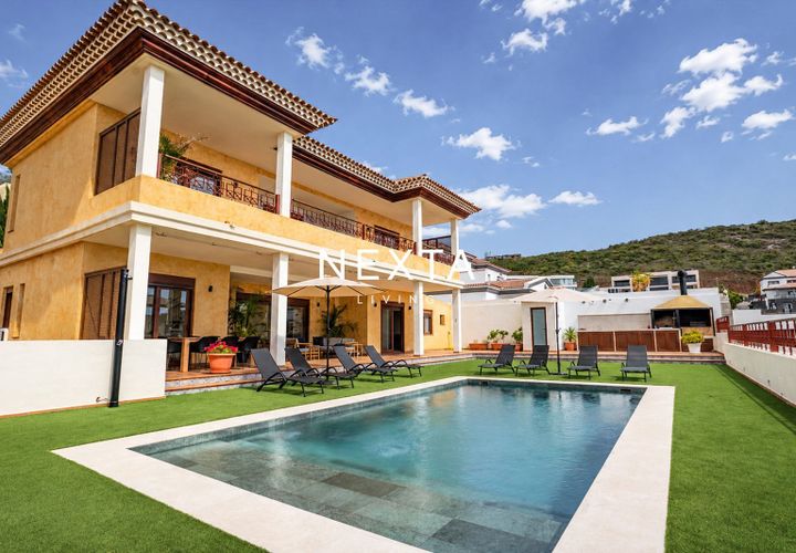 Villa a Adeje, Tenerife, Adeje - € 1.750.000 | Ref: 1121 - foto 1
