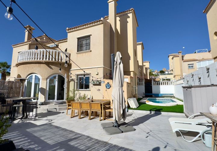 Villa i Orihuela Costa, Alicante, Orihuela Costa - € 279.900 | Ref: MLSC4765207 - foto 1