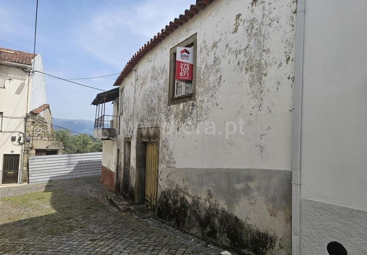 Villa i Fundao, Castelo Branco, Fundao - € 42.500 | Ref: 255260057 - foto 1