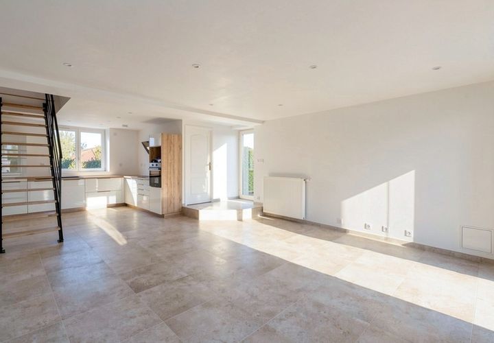 Villa i Bourgoin-Jallieu, Isere, Bourgoin-Jallieu - € 340.000 | Ref: 830037753286 - foto 1
