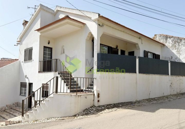Villa i Alenquer, Lisbon, Alenquer - € 293.000 | Ref: 2234 - foto 1