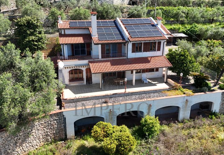 Villa a Ventimiglia, Imperia, Ventimiglia - € 740.000 | Ref: 23902 - foto 1