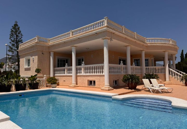 Villa a La Nucia, Alicante, La Nucia - € 5.800/mes | Ref: ALQF00103/6084 - foto 1