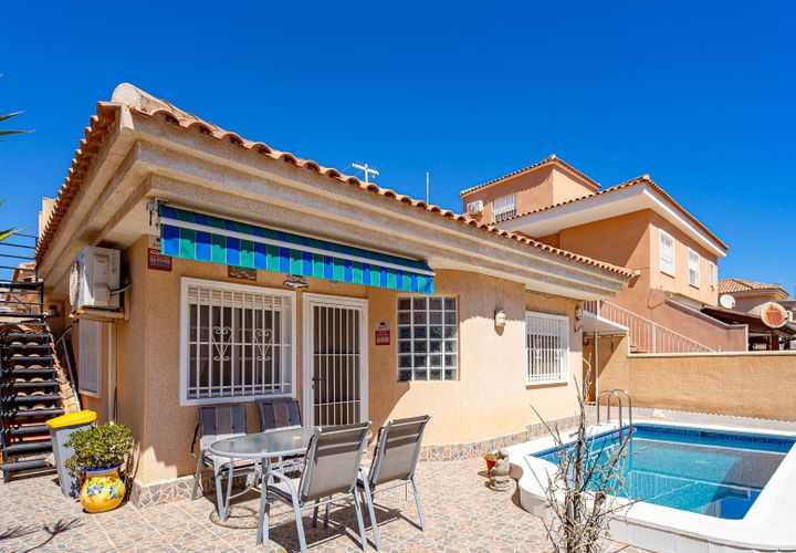 Villa i Punta Prima, Alicante, Punta Prima - € 235.000 | Ref: C-58082 - foto 1