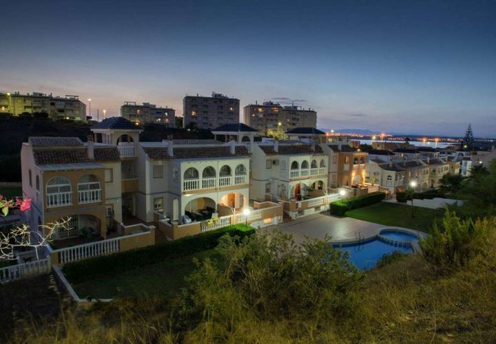 Lejlighed i Torrevieja, Alicante, Torrevieja - € 275.000 | Ref: 15-205-11-527 - foto 1